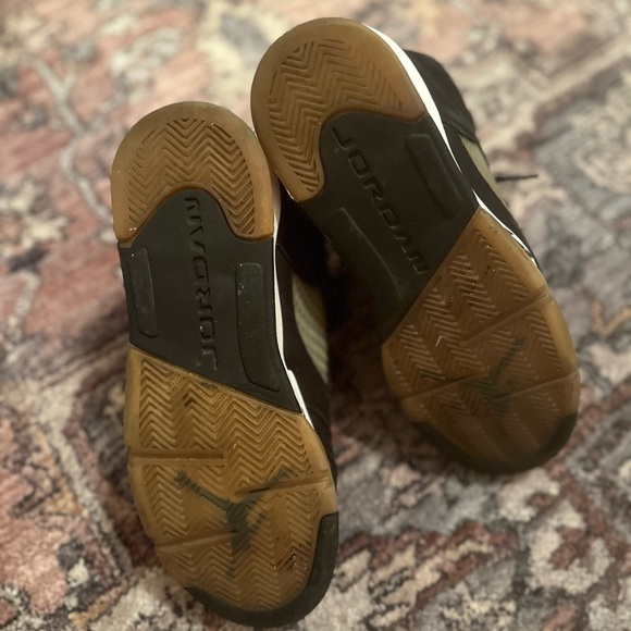 Jordan Black Sneakers Unisex - Picture 2 of 3